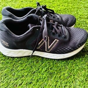 New Balance black fresh foam arishi running shoes women's 8